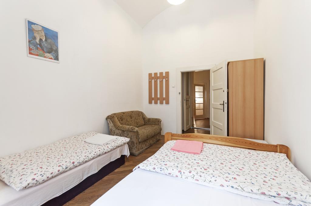 Gallery Hostel ปราก ภายนอก รูปภาพ