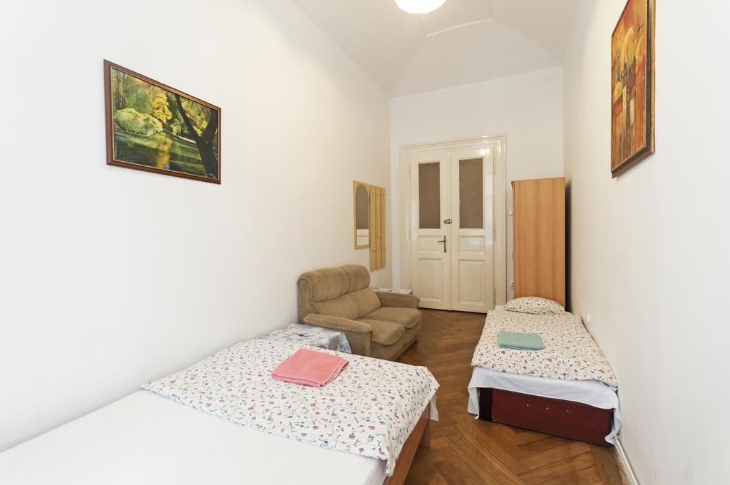 Gallery Hostel ปราก ภายนอก รูปภาพ