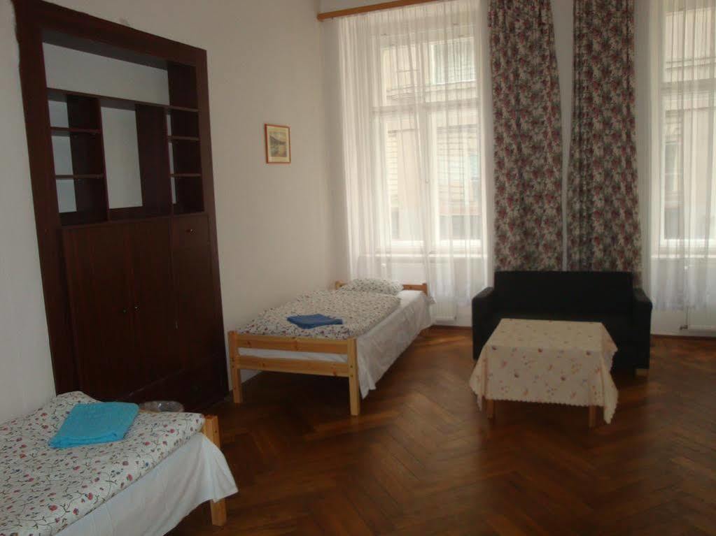 Gallery Hostel ปราก ภายนอก รูปภาพ